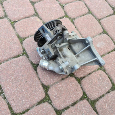 Pompa wody termostat 1.4T Opel Astra K V 12658263