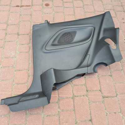 Boczek tapicerka drzwi Opel Corsa E 13383026