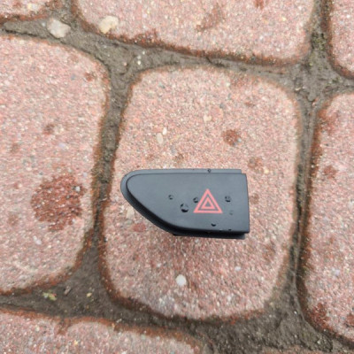 Przełącznik awaryjnych Renault Clio IV 252907372R