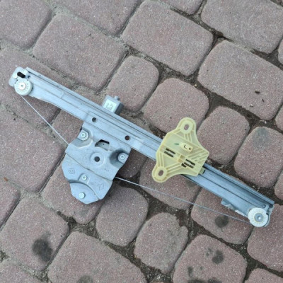 Podnośnik szyby przód Renault Clio IV 128001472-B