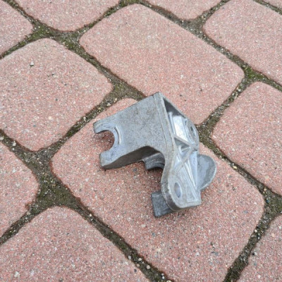 Mocowanie linki biegów Opel Astra K V 55588982