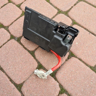 Skrzynka bezpieczników tył Opel Astra K V 39116137