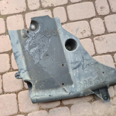 Osłona pod zbiornik Renault Clio IV 748A39125R