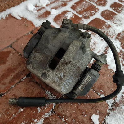 Zacisk przedni L 1.6CDTi Opel Insignia 22958767