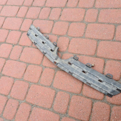 Atrapa zderzaka grill Opel Insignia 13282567