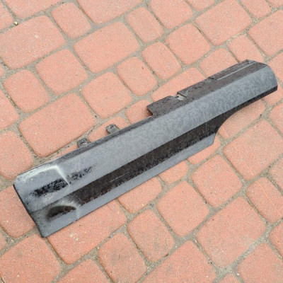 Plastik osłona progu Nissan R34 76857AA100RR
