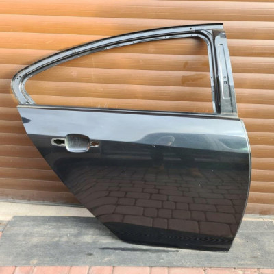 Drzwi tył tylne HB SEDAN Opel Insignia czarne