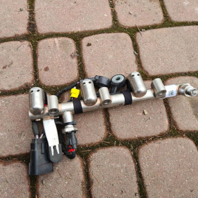 Listwa wtryskowa 1.4T FL Opel Astra K V 12698548