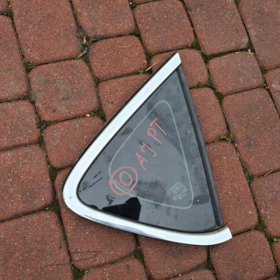 Szyba tył tylna HB 2010r Opel Astra J IV