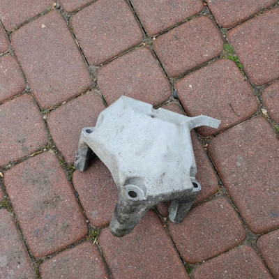 Łapa wspornik silnika Opel Astra J IV 13248506