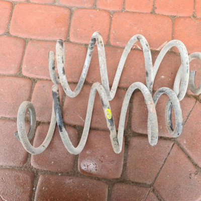 Sprężyna tył tylna 1.6JTD Opel Combo D