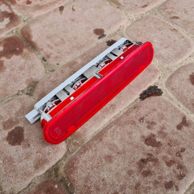 Trzecie światło stopu stop Opel Combo D