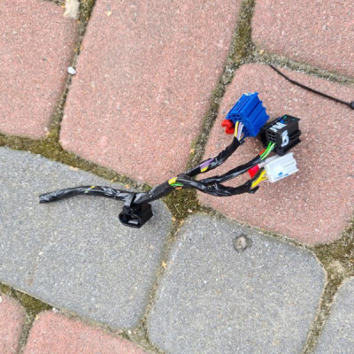 Kostka instalacja modułu klapy Opel Insignia B