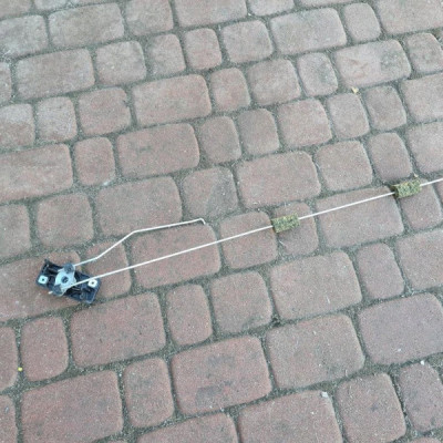 Zamek drzwi bok Opel Combo D 1242453