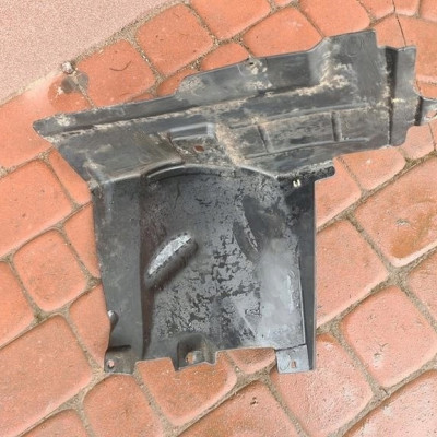 Obudowa osłona silnika dolna Opel Combo 518329300