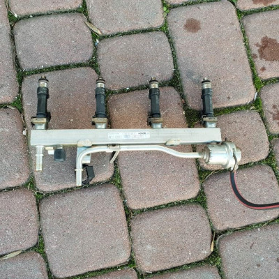 Listwa wtryskowa 1.4T Opel Astra J IV 55577580