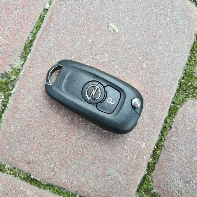 Kluczyk obudowa kluczyka przyciski Opel Astra K V