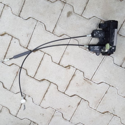 ZAMEK TYŁ TYLNY LEWY OPEL VECTRA C KOMBI 13210760