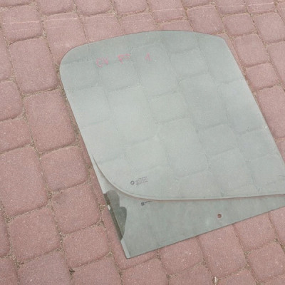 Szyba drzwi prawy przód VIVARO TRAFIC 2011 2011r