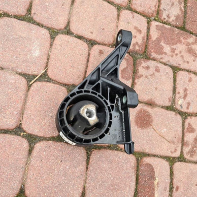 Łapa skrzyni automat 1.6 Opel Astra J IV 13248610