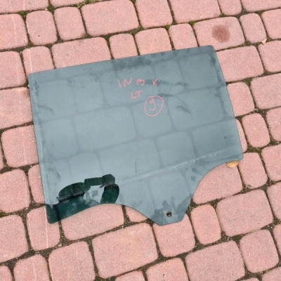 Szyba tył tylna kombi ciemna Opel Insignia B 2019r