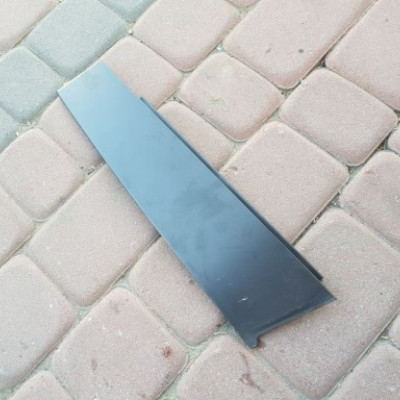 Blacha obudowa osłona słupka drzwi Opel Insignia