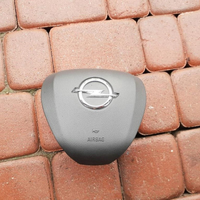 Poduszka kierowcy airbag Opel Zafira C 39046247