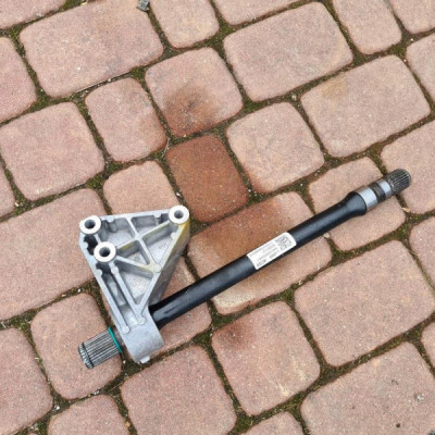 Półoś podpora 2.0D Opel Insignia B 84304686 ACG9