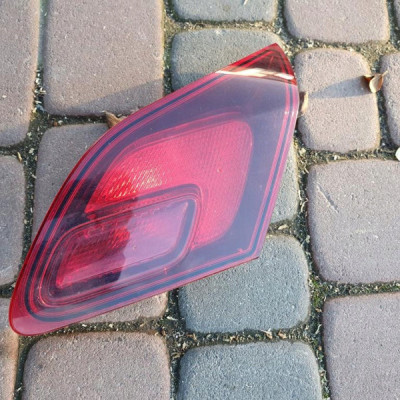 Lampa tył tylna prawa HB w klape Opel Astra J IV