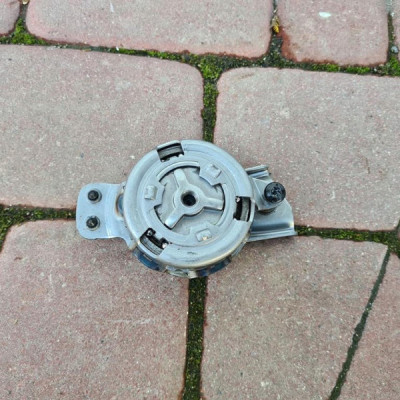 Stelaż fotela mechanizm rączka Opel Astra J IV 4