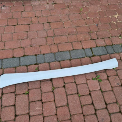 Listwa słupka prawa Opel Zafira C 39027687 Z40r