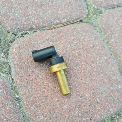 Czujnik temperatury wody Opel Insignia 55591002