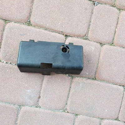 Obudowa osłona bezpieczników Opel Insignia 1349693