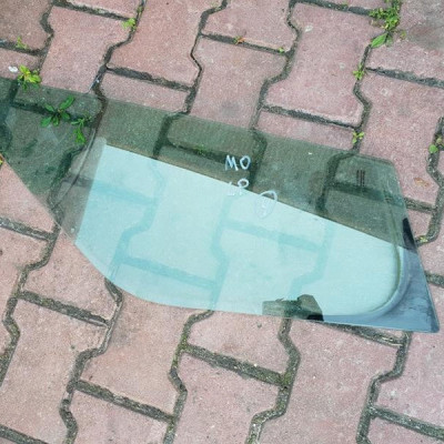 Szyba boczna drzwi 2014r Movano B Master III