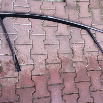 Uszczelka listwa zgarniacz chrom Opel Insignia