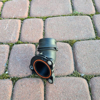 Kruciec rury intercoolera Opel Astra K 12685192