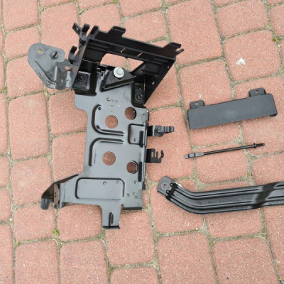 Podstawa akumulatora mocowanie Opel Insignia B
