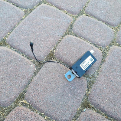 Antena radia wzmacniacz Opel Insignia 39130873