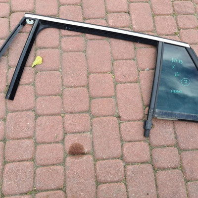 Szyba tył tylna kombi ciemna Opel Insignia B 2017r