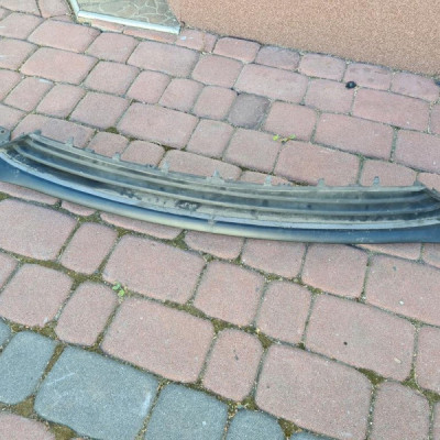 Kratka srodkowa zderzaka przód Opel Insignia B