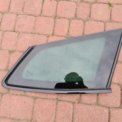 Szyba tył tylna kombi ciemna Opel Insignia B 2019r