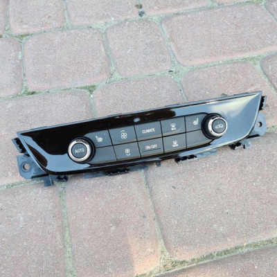 Panel sterowania nawiewu Opel Insignia B 39177121