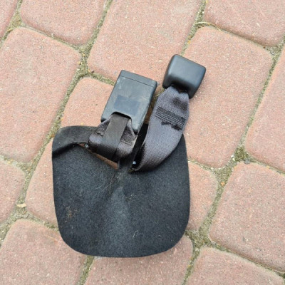 Zapinka pasów tył Opel Insignia B 39151543