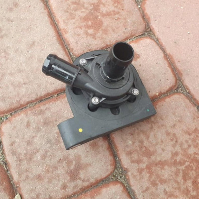 Pompa obiegowa wody Opel Astra K V 1.2T 13592754