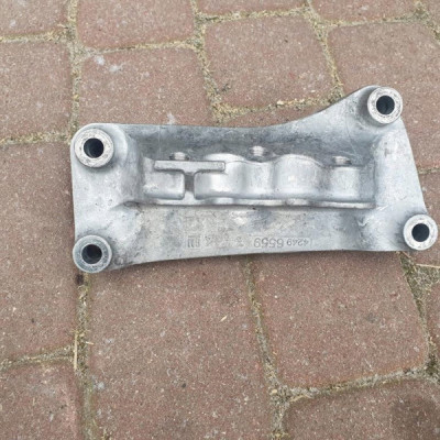 Łapa silnika uchwyt Opel Astra K V 1.2T 42496559