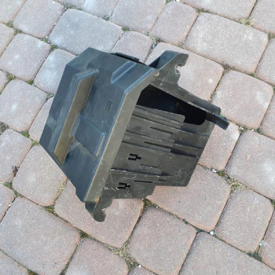 Podstawa bezpieczników VIVARO TRAFIC 8200912435