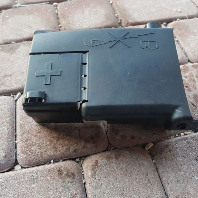 Skrzyna bezpieczników obudowa Zafira C 13368492