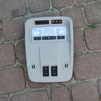 Lampka podsufitki oświetlenie Opel Astra K V