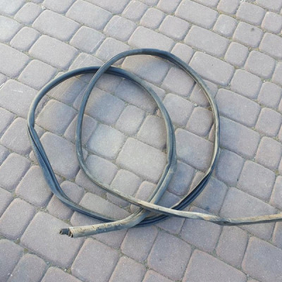 Uszczelka drzwi przód P przednich VIVARO TRAFIC