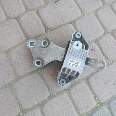 Łapa silnika M9 1.6B Opel Astra J IV 13287957